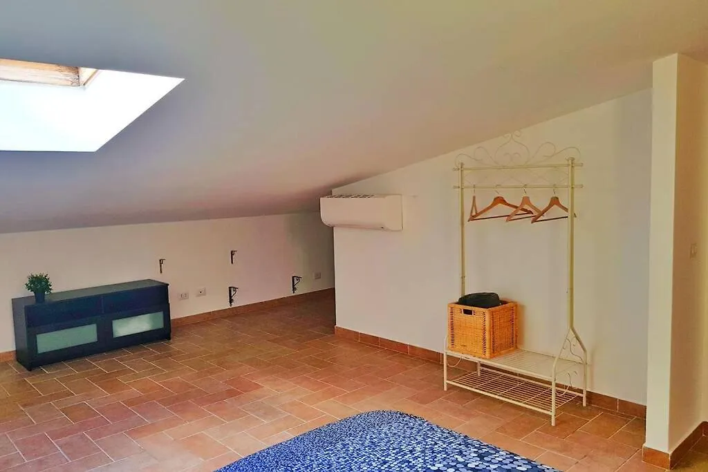 Moonlight Attic/Mansarda Apartment Marino