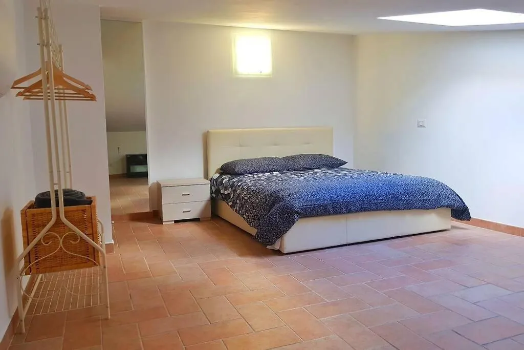Moonlight Attic/Mansarda Apartment Marino